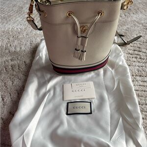 Gucci White and Gold Accent Shoulder Bag